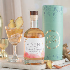 Crafted for those who value the balance of warmth and flair, this Rhubarb & Ginger Gin set is a beautifully unexpected gesture. A distinctive way to celebrate life’s little luxuries.