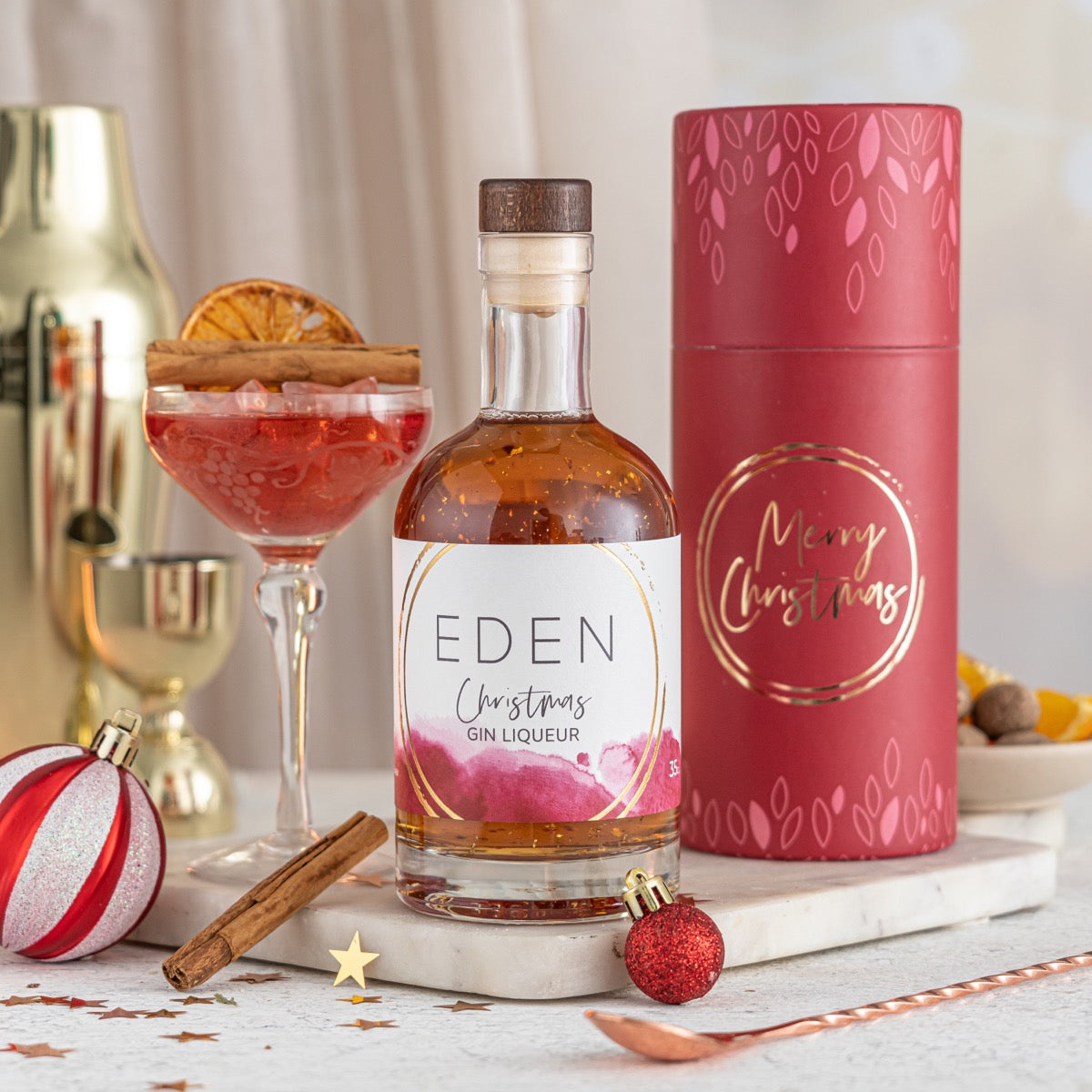 When seasonal gifting needs to feel more meaningful, this is the one. Our Christmas Gin delivers both sparkle and sentiment, a seasonal showstopper, in all the right ways.